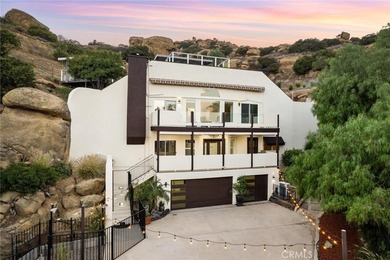 Spectacular Hillside Retreat in Roy Rogers Estates with - photo 1