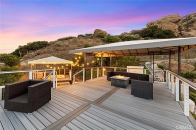 Spectacular Hillside Retreat in Roy Rogers Estates with - photo 6