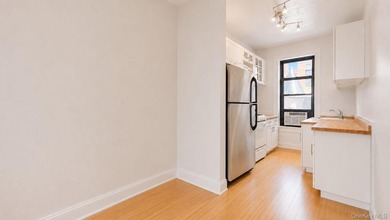 Perched on the top floor of a charming and meticulously - photo 17