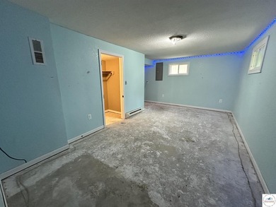 4-bed, 2-bath home in Warsaw featuring an open floor plan - photo 25
