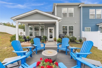 Just over 20 minutes to Downtown Greenville!! This townhome sits