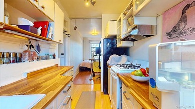 Perched on the top floor of a charming and meticulously - photo 26