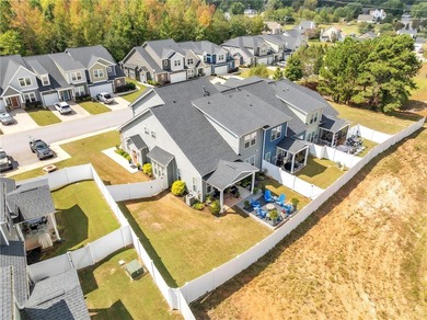 Just over 20 minutes to Downtown Greenville!! This townhome sits