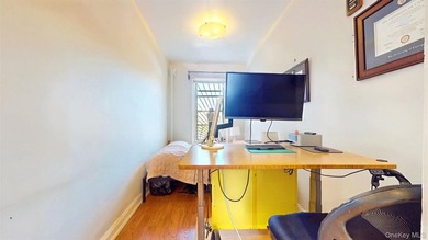 Perched on the top floor of a charming and meticulously - photo 27