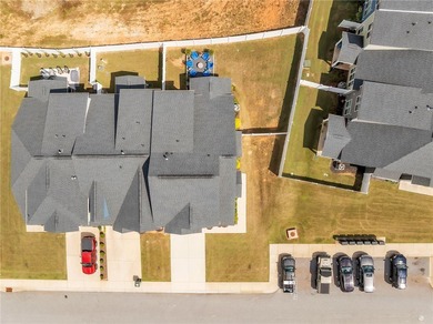 Just over 20 minutes to Downtown Greenville!! This townhome sits