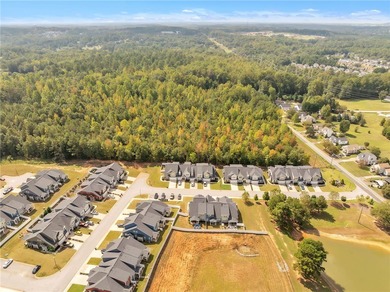 Just over 20 minutes to Downtown Greenville!! This townhome sits