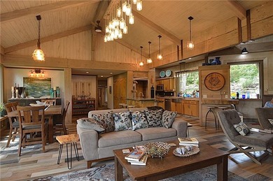 If you're looking for a unique property that surrounds you with - photo 14