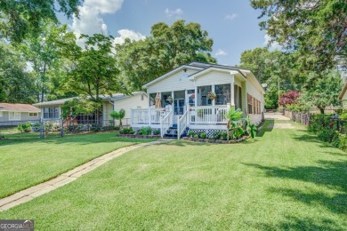 Updated 3 BR, Deeded, Fully Fenced - to the Lake w/ Fabulous Dock - Lake Home For Sale in Monticello, Georgia