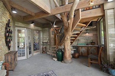 If you're looking for a unique property that surrounds you with - photo 44
