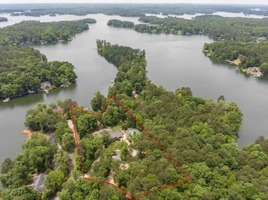 Set along the shores of Lake Harding, this one-of-a-kind 7 - photo 3