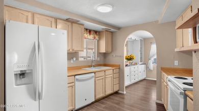 Welcome home to this charming 2-bedroom, 2-bath doublewide - photo 14