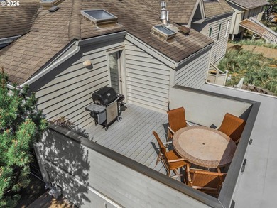 Oceanfront Contemporary in Salishan with Panoramic Views to die - photo 27