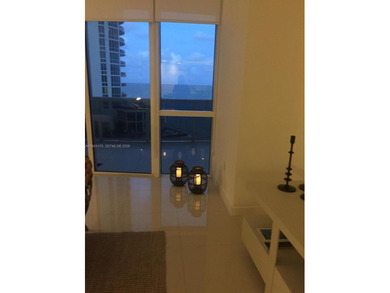 FLAWLESS 2 BDR + CONVERTED ENCLOSED DEN AS 3RD BDR / 3 FULL BTHS