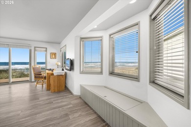 Oceanfront Contemporary in Salishan with Panoramic Views to die - photo 28