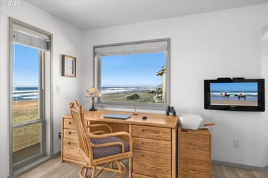 Oceanfront Contemporary in Salishan with Panoramic Views to die - photo 29