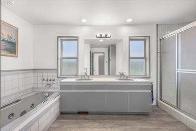 Oceanfront Contemporary in Salishan with Panoramic Views to die - photo 32
