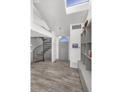 Oceanfront Contemporary in Salishan with Panoramic Views to die - photo 36