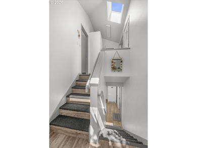Oceanfront Contemporary in Salishan with Panoramic Views to die - photo 43