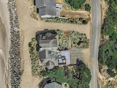 Oceanfront Contemporary in Salishan with Panoramic Views to die - photo 46