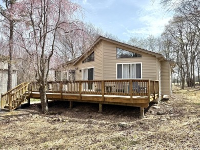 Lake Home For Sale in Albrightsville, Pennsylvania