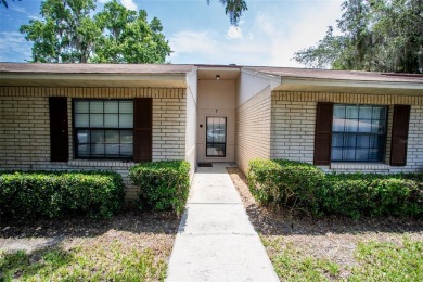 Lake Condo For Sale in Melrose, Florida