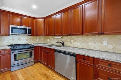 This stunning condo apartment features a formal layout with 3 - photo 14