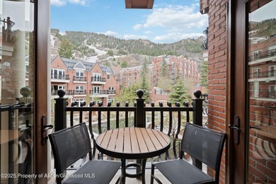 2024 renovations completed (including new decor, furniture - photo 16