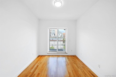 This stunning condo apartment features a formal layout with 3 - photo 17