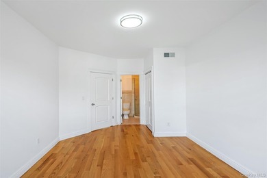 This stunning condo apartment features a formal layout with 3 - photo 18