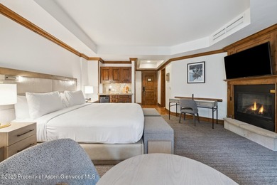 2024 renovations completed (including new decor, furniture - photo 20