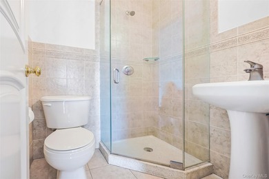 This stunning condo apartment features a formal layout with 3 - photo 20