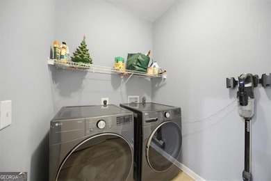 Welcome home to this beautifully maintained ranch-style townhome - photo 23