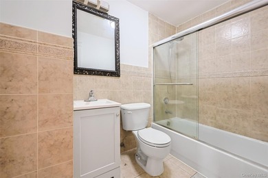This stunning condo apartment features a formal layout with 3 - photo 27