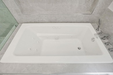 Welcome to 2401 NW 39th St! Situated in the highly sought-after - photo 34