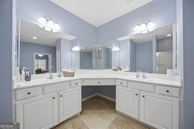 Welcome home to this beautifully maintained ranch-style townhome - photo 36