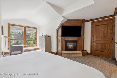 2024 renovations completed (including new decor, furniture - photo 19