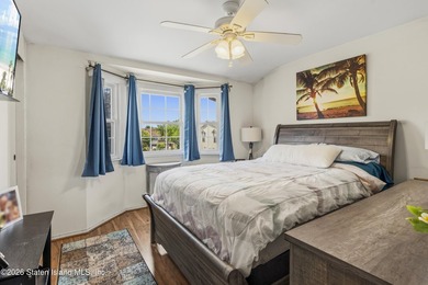 Welcome to this beautifully appointed three-bedroom Center Hall - photo 23