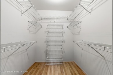 Welcome to this beautifully appointed three-bedroom Center Hall - photo 29
