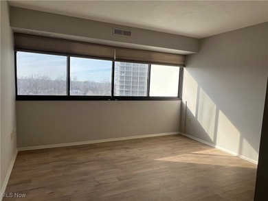 The Meridian, located on the south shore of Lake Erie, offers - photo 30