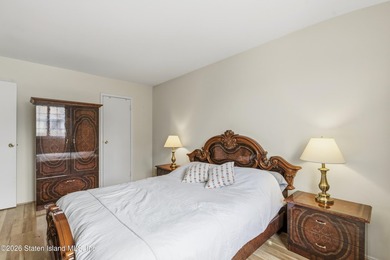 Welcome to this beautifully appointed three-bedroom Center Hall - photo 32