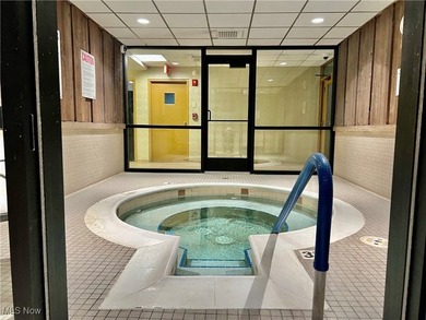 The Meridian, located on the south shore of Lake Erie, offers - photo 36