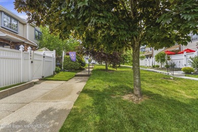 Welcome to this beautifully appointed three-bedroom Center Hall - photo 36