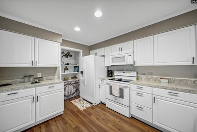 INCREDIBLE PRICE REDUCTION on this Lake Murray condo in Yacht - photo 8