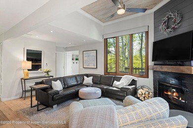 This bright, beautifully furnished 2-bed, 2.5-bath corner-lot - photo 12