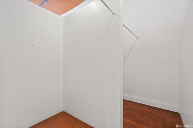 Introducing a fantastic mixed-use property in the heart of San - photo 15
