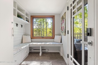 This bright, beautifully furnished 2-bed, 2.5-bath corner-lot - photo 18