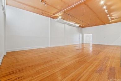 Introducing a fantastic mixed-use property in the heart of San - photo 20