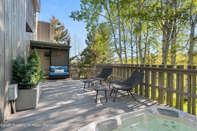 This bright, beautifully furnished 2-bed, 2.5-bath corner-lot - photo 21
