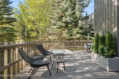 This bright, beautifully furnished 2-bed, 2.5-bath corner-lot - photo 23