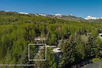 This bright, beautifully furnished 2-bed, 2.5-bath corner-lot - photo 24